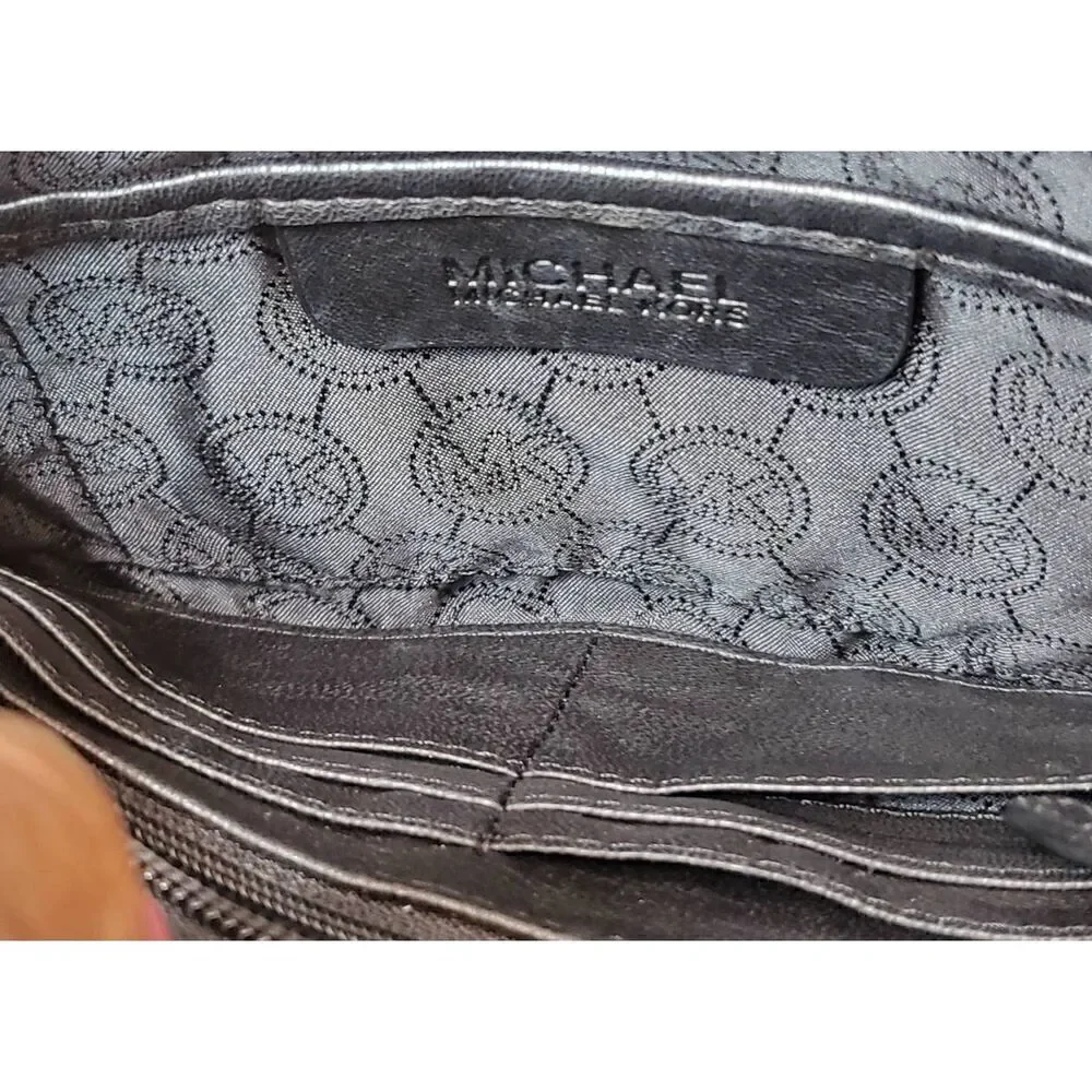 Michael Kors clutch - Picture 6 of 6